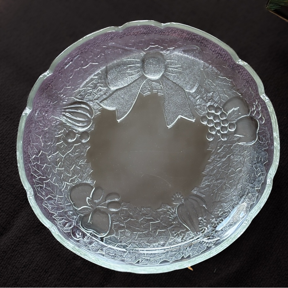Crystal Clear Studios Christmas Wreath 12" Glass Platter